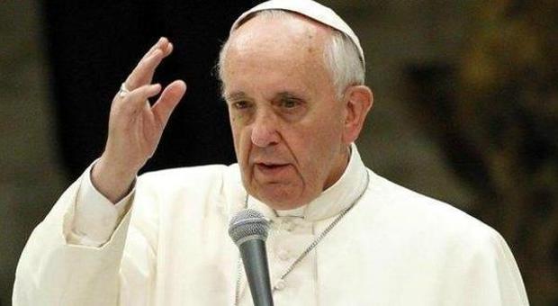 Papa Francesco: "Userò il bastone contro i preti pedofili. E sulla mafia troppi sorvolano"