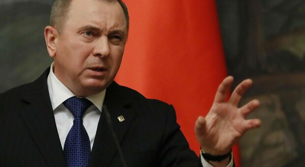Vladimir Makei morto, il ministro degli Esteri della Bielorussia diceva «stop alla guerra in Ucraina il prima possibile». Chi era