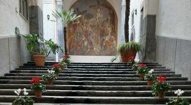 Napoli, dai "Santi di Caponapoli" al Monastero delle Trentatrè: tour guidati tra storie e culti