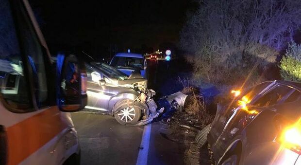 Salento, due incidenti stradali nella notte: cinque feriti
