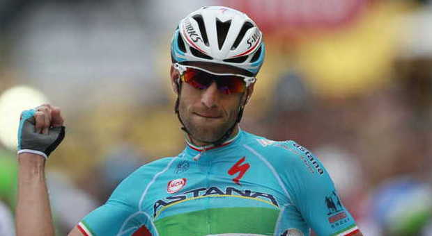 Tour de France, Nibali domina a Sheffield. E' lui la nuova maglia gialla
