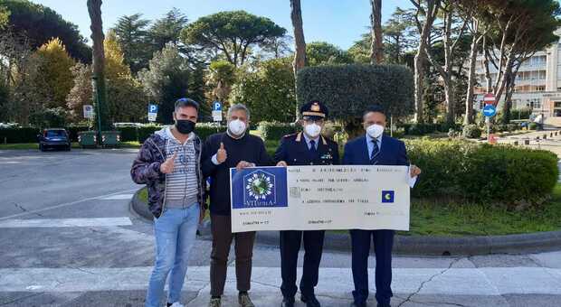 Polizia municipale di Napoli, colletta solidale: donati 10mila euro al Cotugno