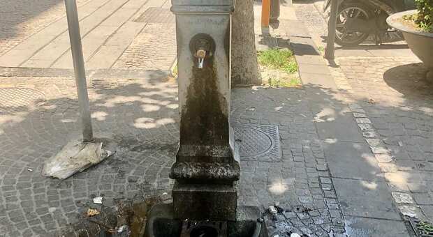 Napoli, riattivata la fontana in via Scarlatti