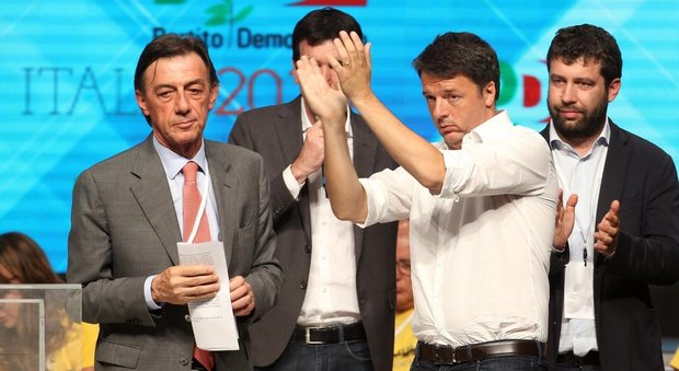 Renzi chiude l'assemblea dei circoli Pd a Milano e sfida Pisapia e Bersani: «Fuori dal Pd c'è la sconfitta della Sinistra»