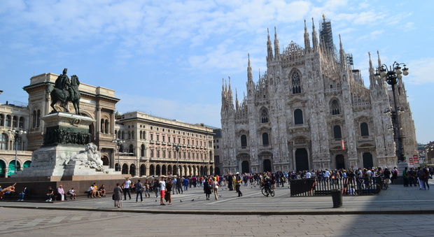 Bimbo di 8 anni si perde in piazza Duomo, trovati i genitori