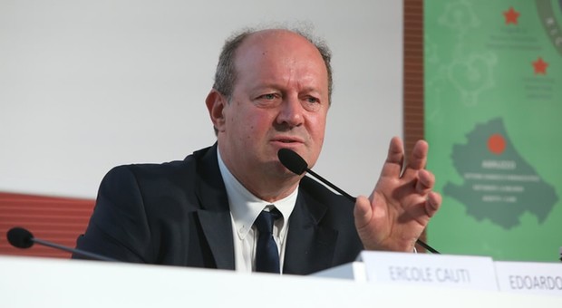 L'Aquila, plebiscito per Alesse: è il nuovo rettore dell'Università L'Aquila, plebiscito per Alesse: è il nuovo rettore dell'Università
