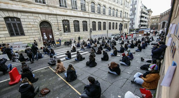 Roma, scuole in rivolta: «No al rientro il 18». Dal Tasso al De Sanctis ira studenti