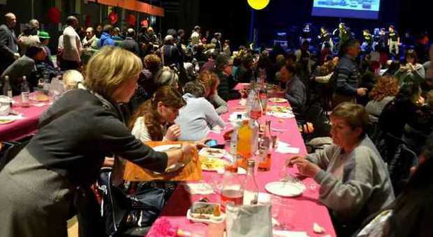 Terni, musica e balli col Banco alimentare: in 700 alla festa di carnevale di volontari e famiglie assistite