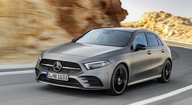 Rivoluzione Mercedes: dal 2023 dice addio al cambio manuale. «Poi toccherà a Volkswagen»