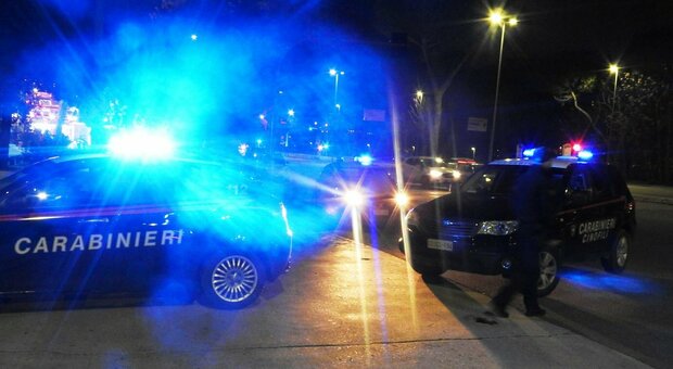 Verona, festa nel B&B in centro, i vicini chiamano i carabinieri: 13 ragazzi multati