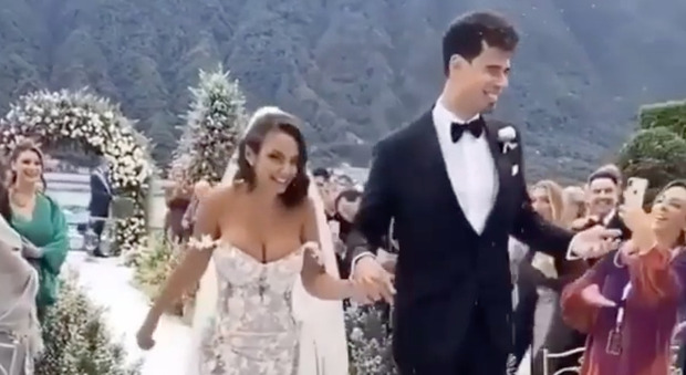 Elettra Lamborghini si è sposata, le foto delle nozze con Afrojack sul Lago di Como