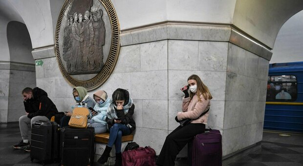 immagine Kiev, migliaia nei sotterranei: «Ore di terrore, al buio con la paura di morire»