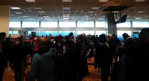 Capodichino, Ita cancella il volo Napoli-Milano: disagi e proteste tra i passeggeri