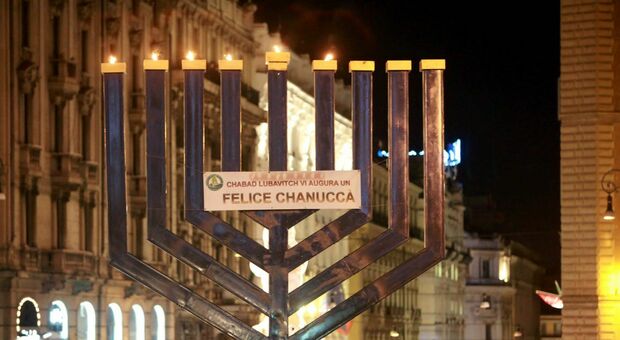 Da stasera la festa ebraica di Chanukkah: all'ospedale di Cuneo i medici israeliani accendono il primo lume in streaming