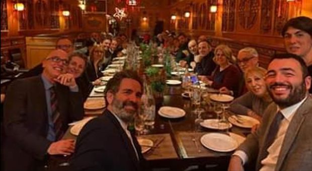 Psicosi-coronavirus? A Lecce sindaco, giunta e consiglieri a cena nel ristorante cinese