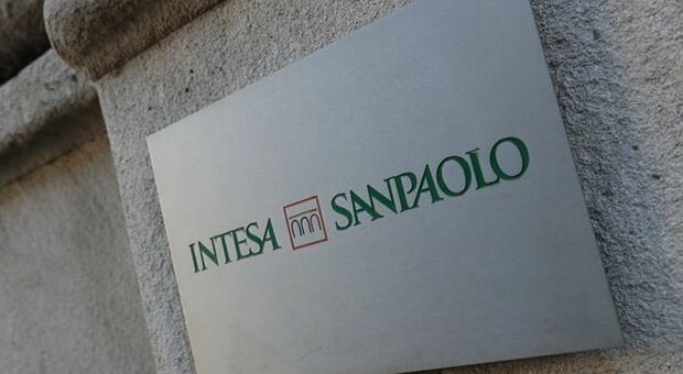 Intesa Sanpaolo, HSBC alza target price da 2,5 a 2,7 euro