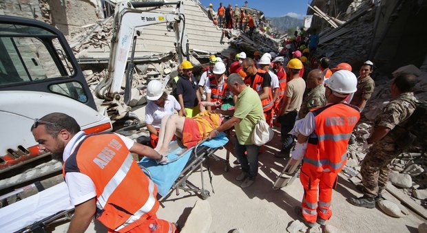 Terremoto ad Amatrice: muore sotto le macerie operatrice romana del settore Sismi della Protezione civile