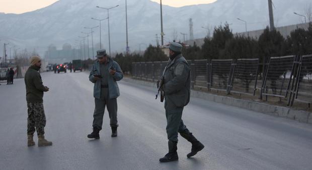 Doppio attentato suicida a Kabul, almeno 21 morti e 45 feriti