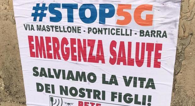 Napoli Est, protesta contro le nuove antenne dei ripetitori telefonici 5G