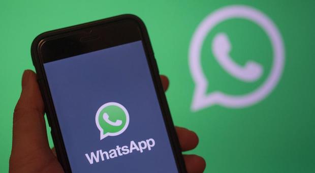 FAKE: WhatsApp pronta a denunciare tutti gli utenti che usano la piattaforma per diffondere fake news e spam