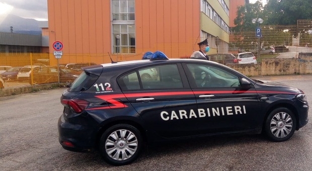 Festa nel B&b, arrivano i carabinieri: 13 ragazzi (anche padovani) nascosti negli armadi, scoperti e multati