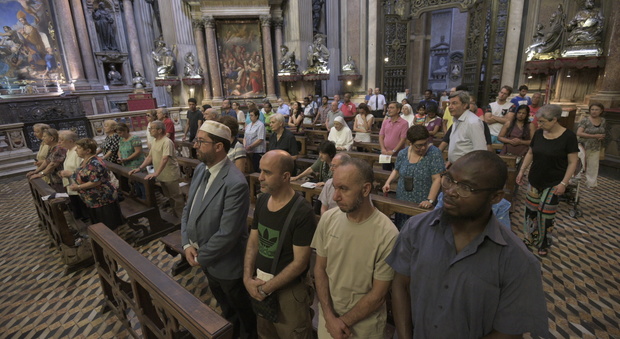 Domenica in chiesa contro il terrorismo, musulmani spaccati