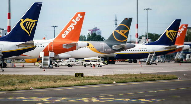 Covid, la crisi di cassa frena le compagnie aeree: 4,8 milioni di lavoratori a rischio