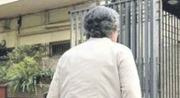 Coronavirus a Napoli, paralisi servizi sociali: il sostegno agli anziani solo nei casi più gravi