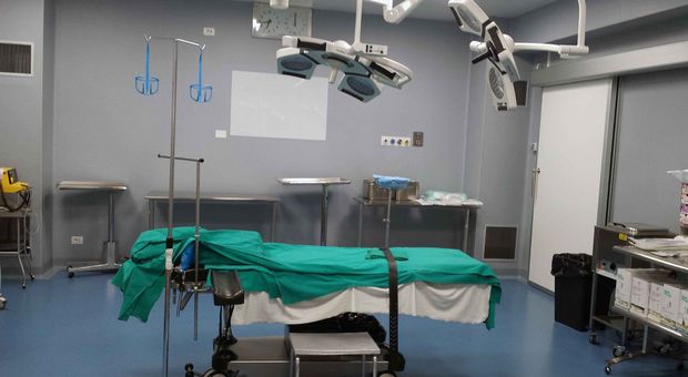 Bari, lite tra medici per la sala operatoria: in otto indagati per la morte di una neonata
