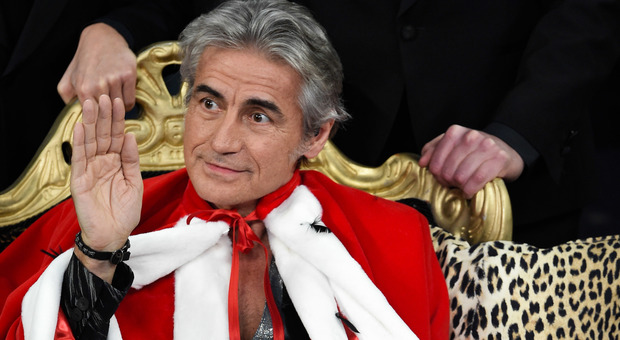 immagine Ligabue sul palco del Ferstival di Sanremo 2019 (foto Davide Fracassi/Ag.Toiati)