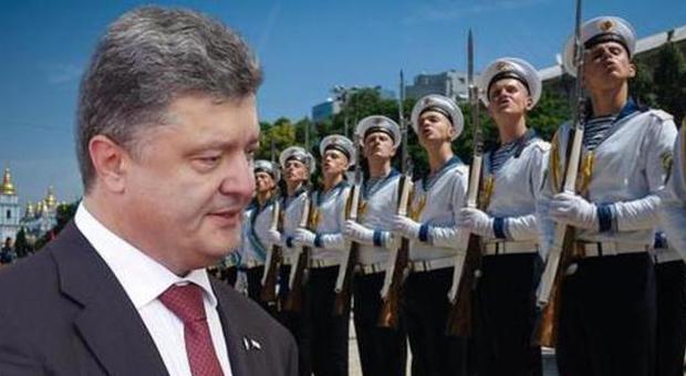 Poroshenko giura da presidente: «Ucraina unita, no a compromesso su Crimea»