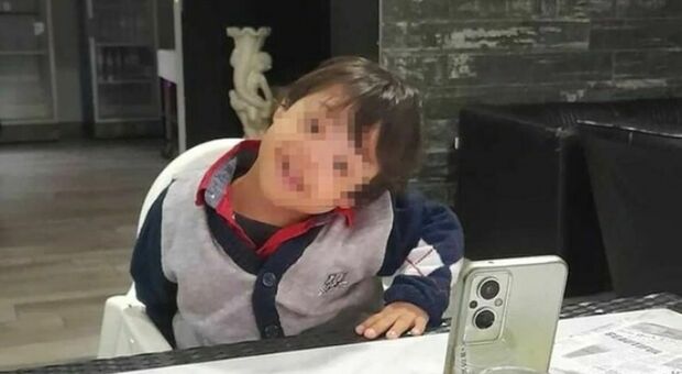 Sassuolo, bambino di 3 anni con febbre alta muore in ospedale, doveva uscire il giorno dopo: «Vogliamo la verità»