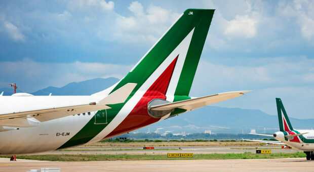 Tagli ai voli a Brindisi: dal Salento a Roma guerra contro la beffa di Alitalia