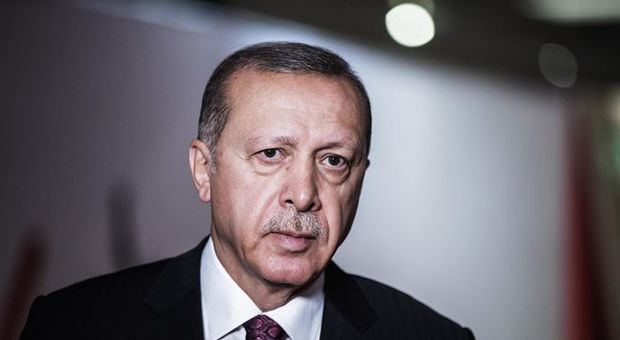 Turchia, finanza nel panico. Erdogan invita cittadini a sostenere la lira