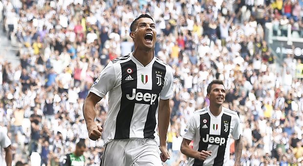 Ronaldo s'è preso la Juventus: doppietta e Sassuolo ko col brivido