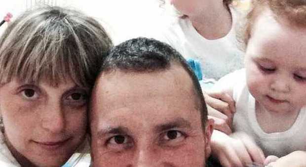 L'ultimo selfie di famiglia pubblicato sulla pagina Facebook di Luca Giustini a giugno