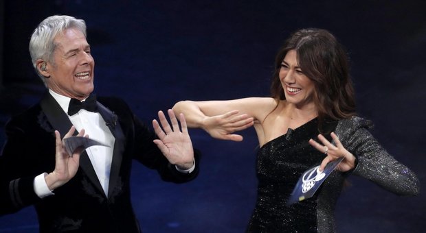 Sanremo 2019, Claudio Baglioni e la frecciatina in diretta: «Gli ospiti per il prossimo anno già ce li abbiamo». Riconfermato?