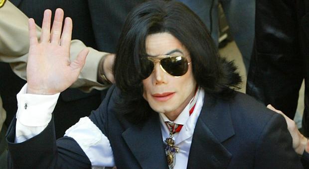 «Michael Jackson mi violentò». Bbc vieta la sua musica dopo il docufilm sulla pedofilia
