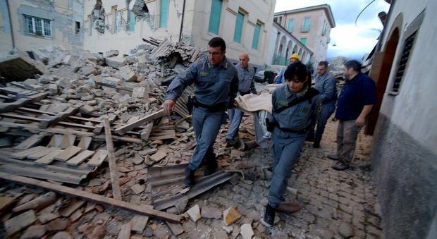 Terremoto centro Italia, 14enne romano era a casa dei nonni: morti entrambi, lui ricoverato