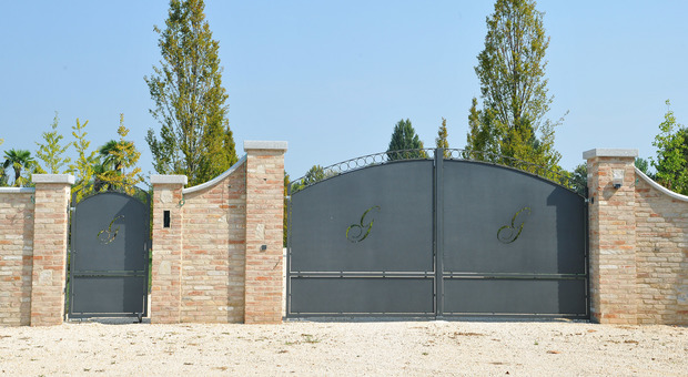 L'ingresso dell'abitazione di Fabio Gaiatto a Portovecchio