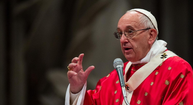 Il Papa: «I preti italiani devono cambiare: no a proprietà e ambizioni, più ascolto alle persone»