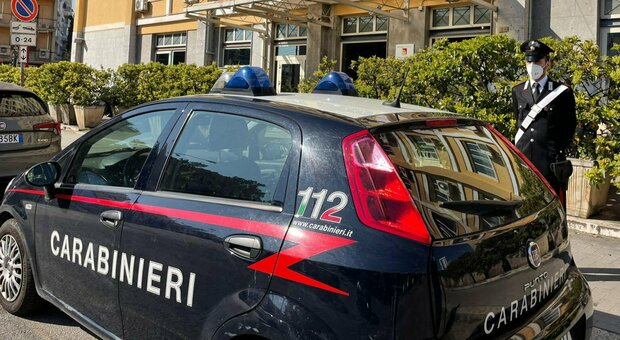Roma, bimbo di 2 anni abbandonato in auto: la mamma ritrovata a casa in stato confusionale