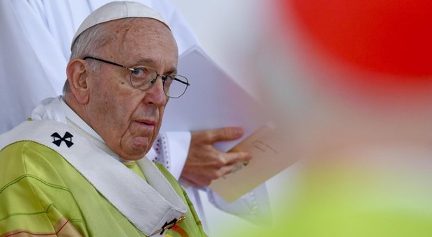 Viganò attacca Papa Francesco: «Bugie sul viaggio negli Usa»