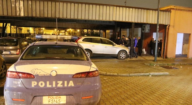 Napoli, moto in fuga: la polizia spara in aria, rivolta dei residenti a Ponticelli