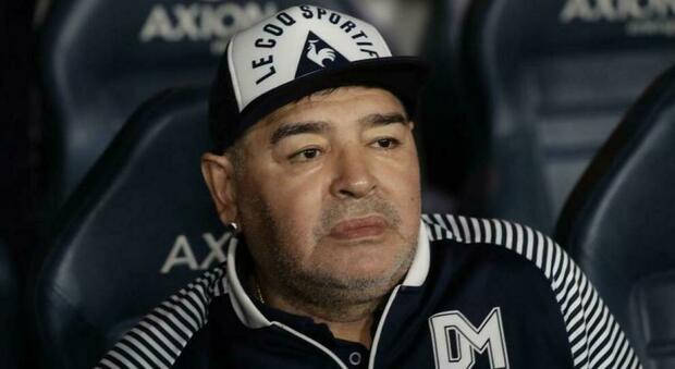 Maradona può già lasciare la clinica: «Caso covid? Nessun rischio»