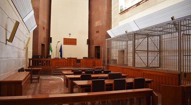 Un'aula del tribunale di Ascoli