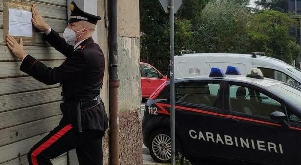 Carabinieri chiudono un bar a Santa Maria a Vico, nel Casertano