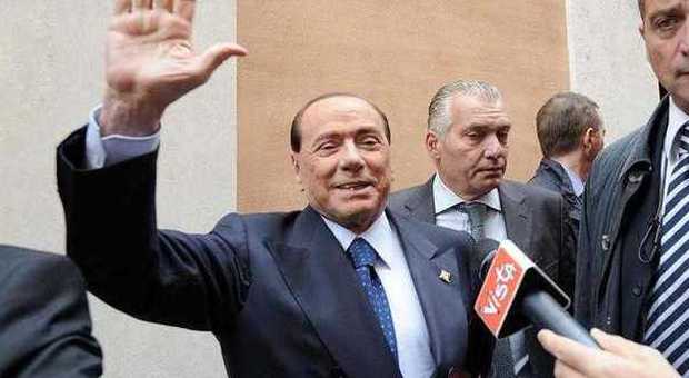 Berlusconi apre alle coppie gay: "La legge tedesca è ok. Grillo? Tratto solo con Renzi"