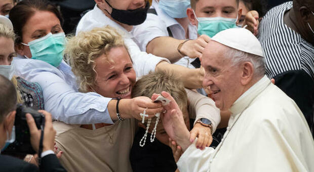 Papa Francesco, messa sulla spianata del santuario nato contro le violenze domestiche