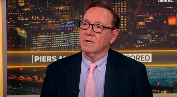 immagine Kevin Spacey scoppia in lacrime e confessa in diretta il pignoramento della sua casa: «Non so dove vivrò adesso»